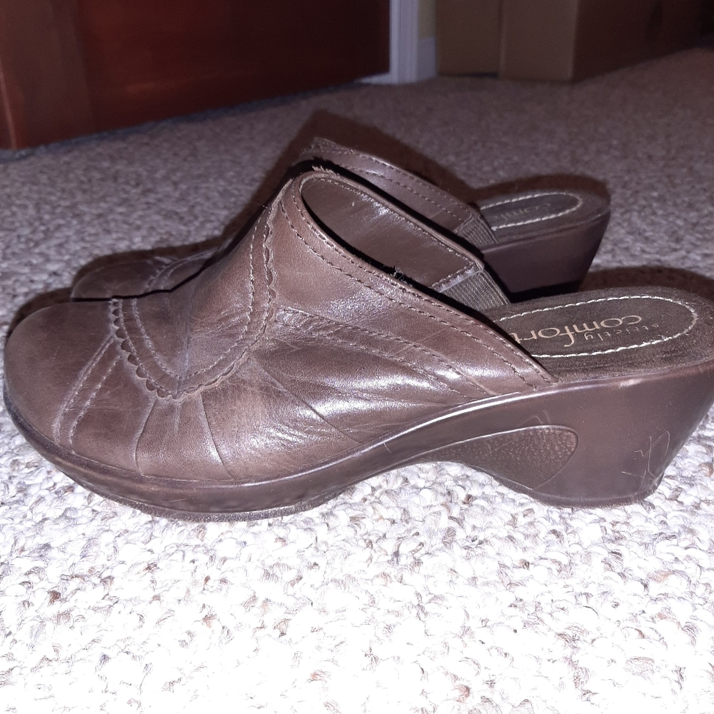 Brown clogs